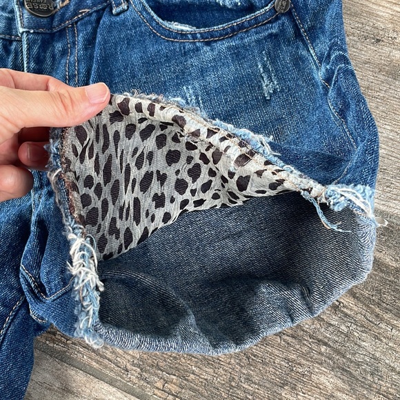 Women’s Jean shorts - Picture 2 of 5